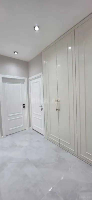 Satılır 4 otaqlı mənzil 100 m²