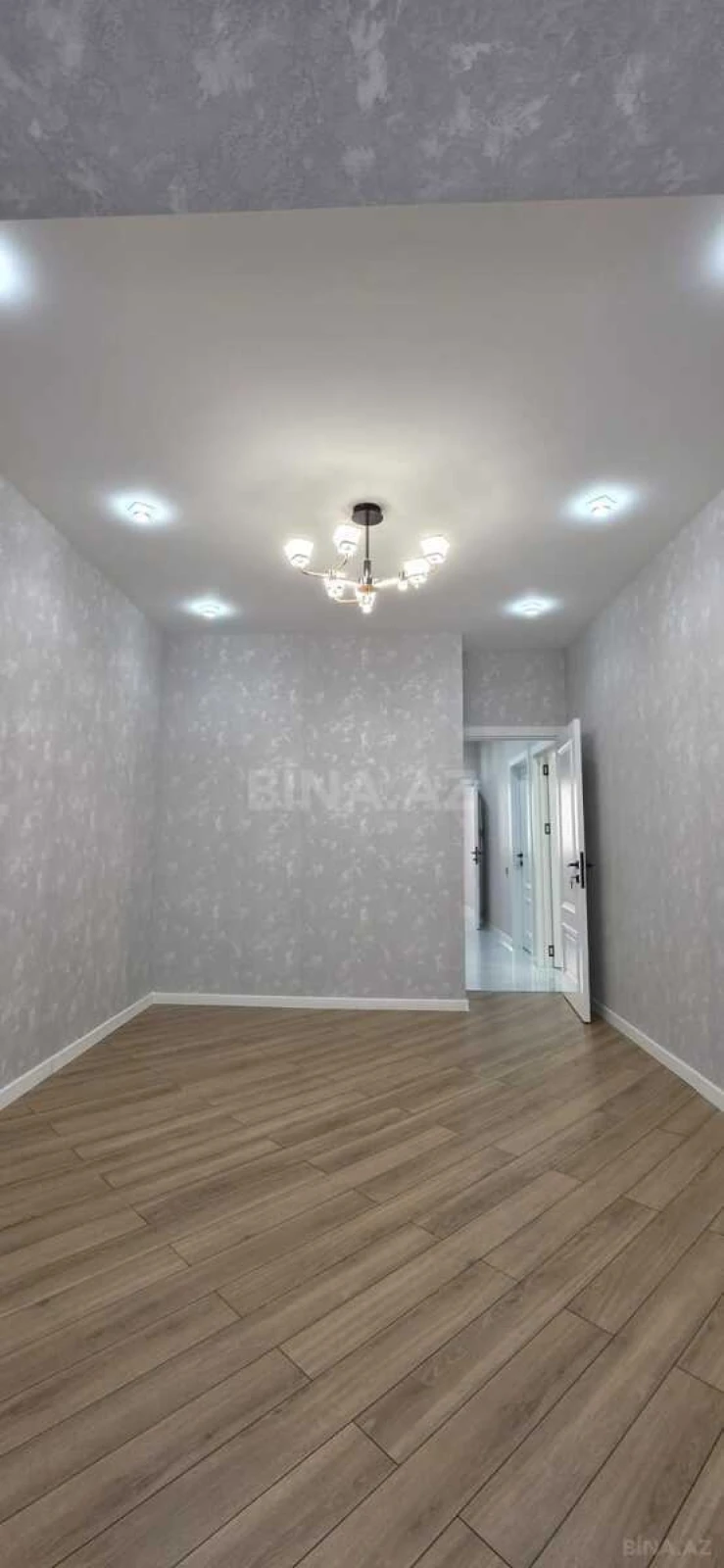Satılır 4 otaqlı mənzil 100 m²