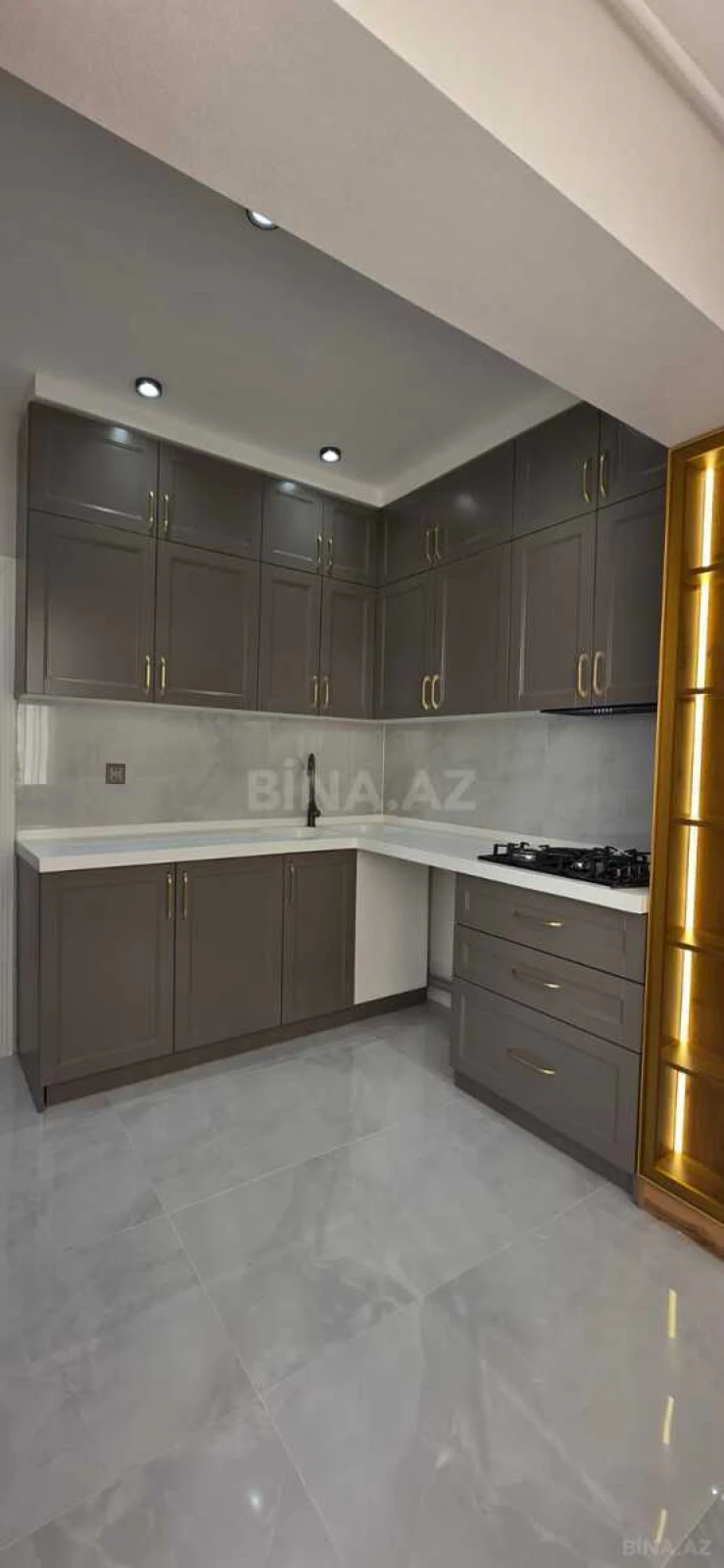 Satılır 4 otaqlı mənzil 100 m²