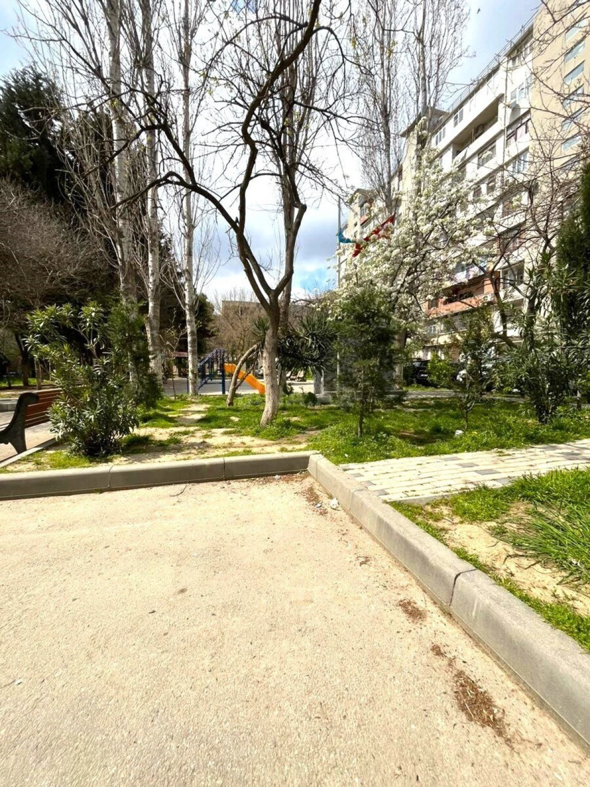 Satılır 2 otaqlı mənzil 48 m²