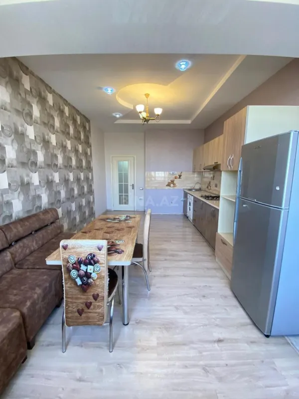 Kirayə verilir 3 otaqlı mənzil 150 m²