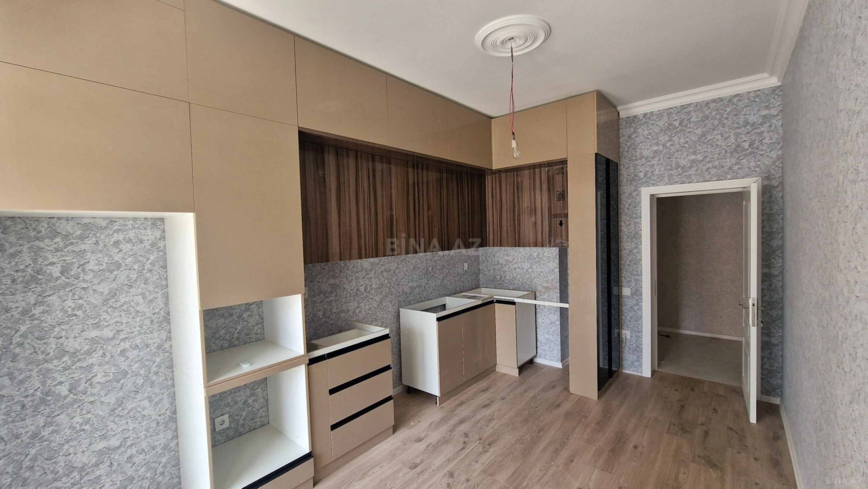 Satılır 2 otaqlı mənzil 95 m²