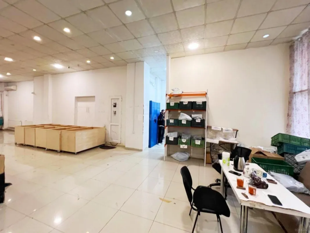 Kirayə verilir obyekt 200 m²