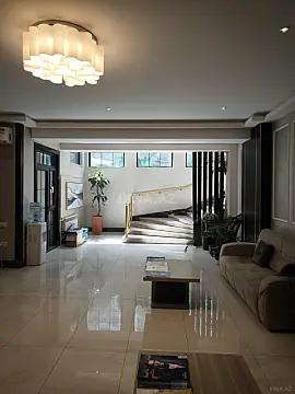 Satılır 3 otaqlı mənzil 168 m² — Bakı 3 otaq 168.00 m²