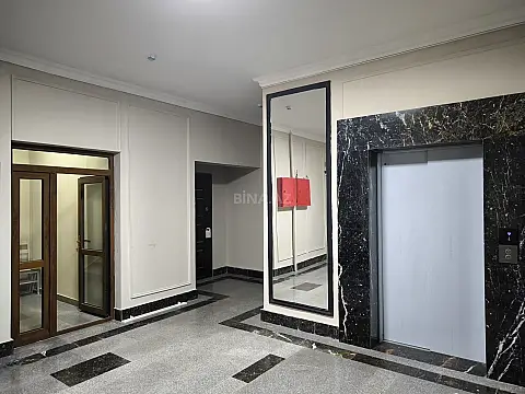 Satılır 3 otaqlı mənzil 168 m²