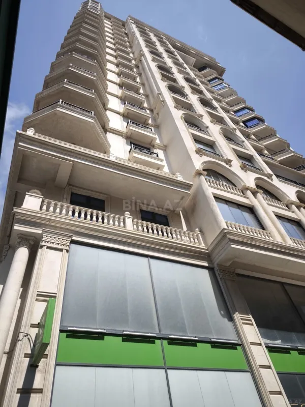 Satılır 3 otaqlı mənzil 168 m²