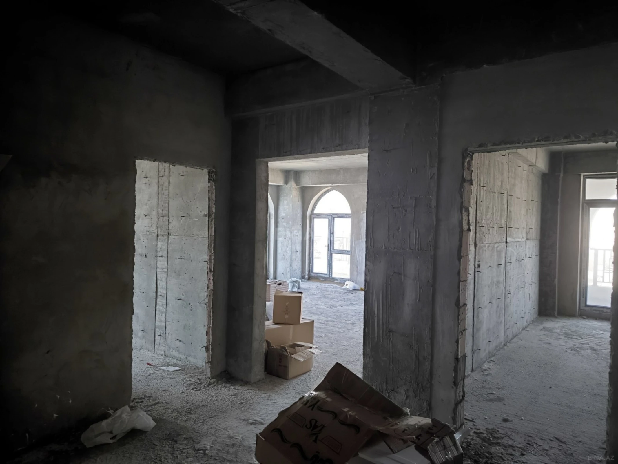 Satılır 3 otaqlı mənzil 168 m²