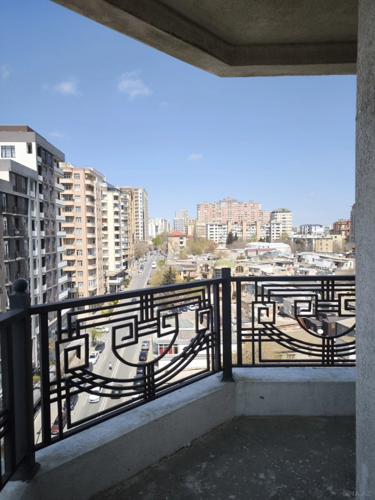 Satılır 3 otaqlı mənzil 168 m²