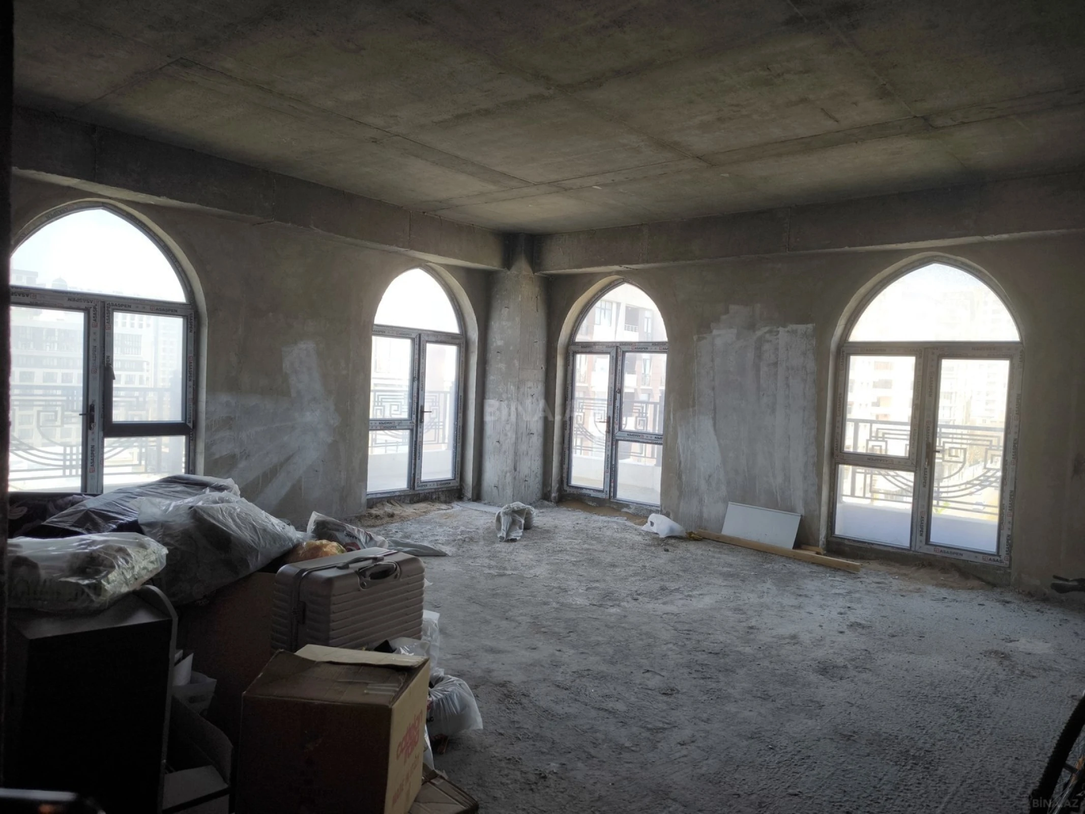 Satılır 3 otaqlı mənzil 168 m²