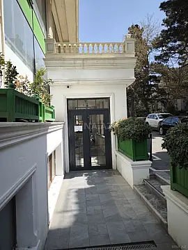 Satılır 3 otaqlı mənzil 168 m²