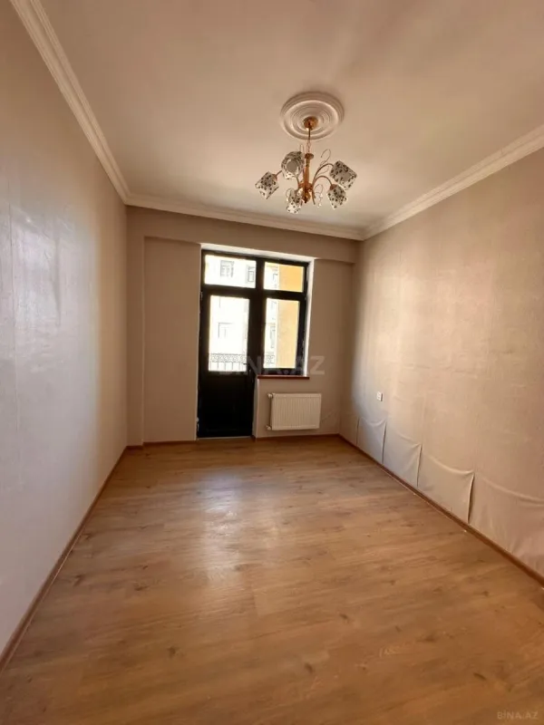 Satılır 4 otaqlı mənzil 100 m²