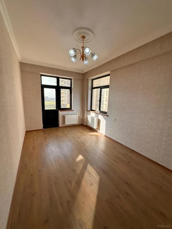 Satılır 4 otaqlı mənzil 100 m²