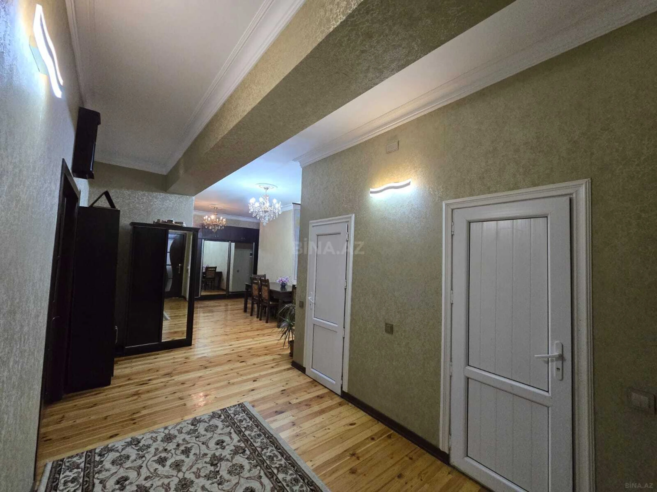 Satılır 3 otaqlı mənzil 124 m²