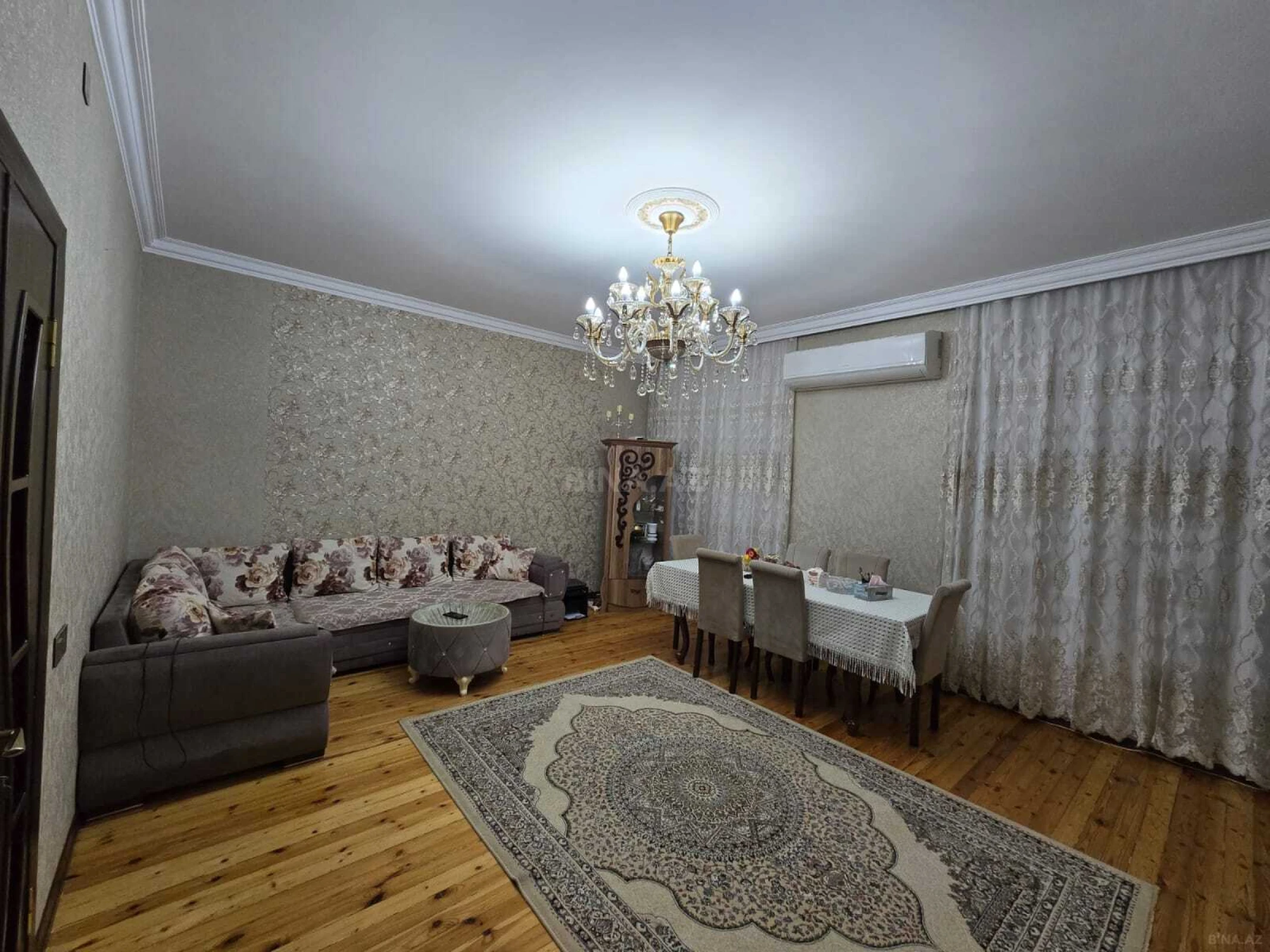 Satılır 3 otaqlı mənzil 124 m²