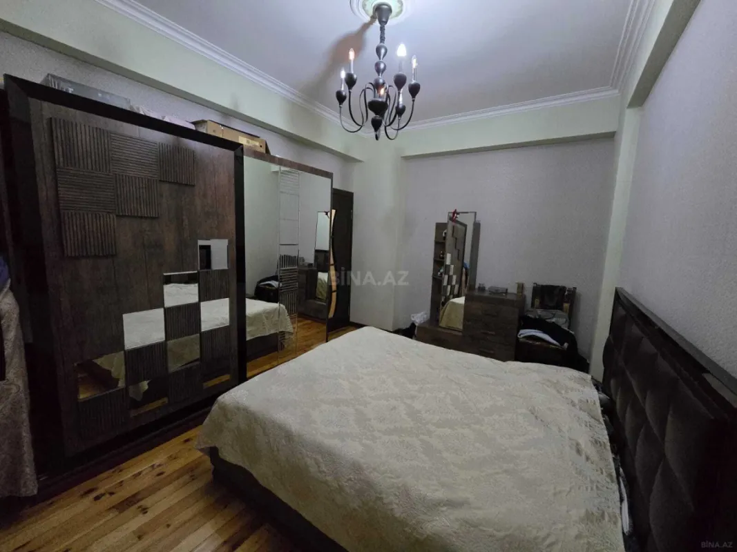 Satılır 3 otaqlı mənzil 124 m²