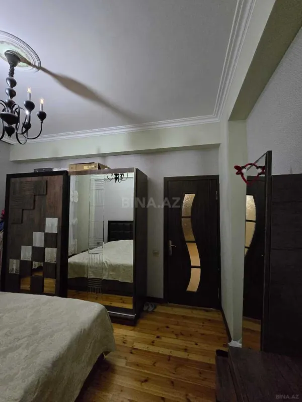 Satılır 3 otaqlı mənzil 124 m²