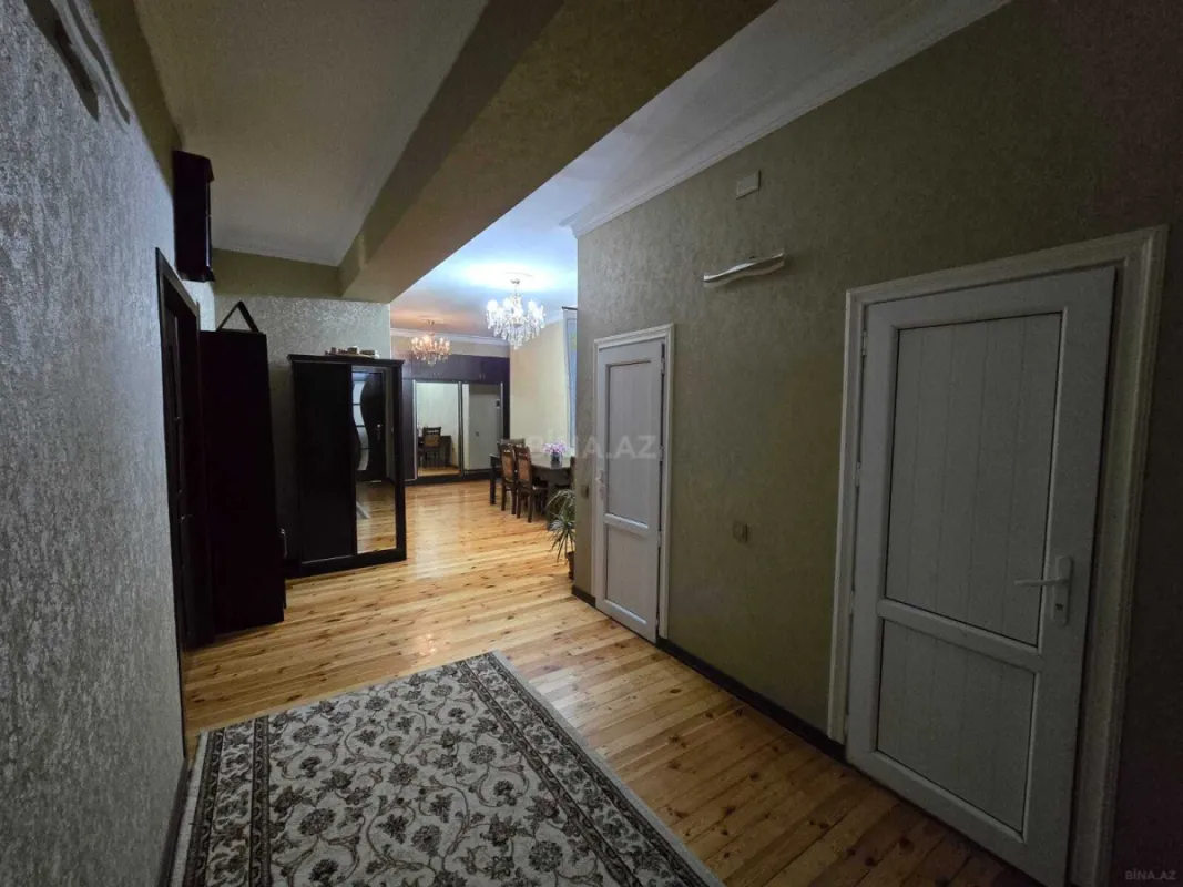 Satılır 3 otaqlı mənzil 124 m²