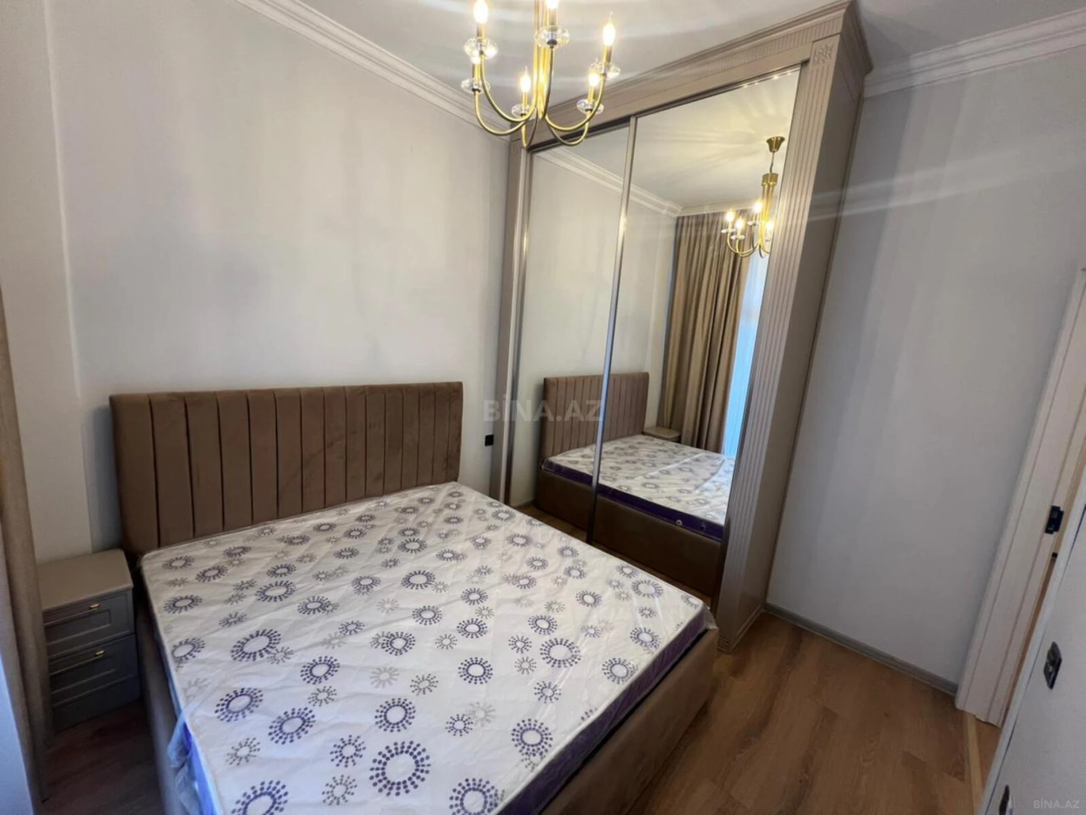Kirayə verilir 2 otaqlı mənzil 70 m²