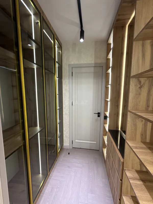 Satılır 3 otaqlı mənzil 160 m²