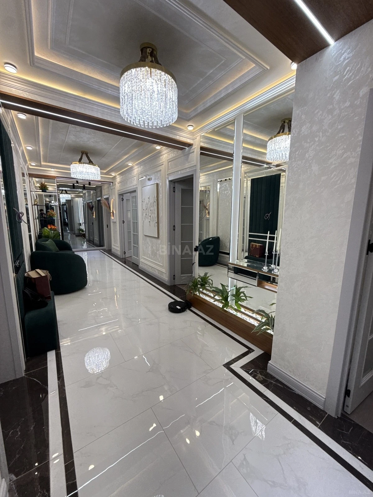 Satılır 3 otaqlı mənzil 160 m²