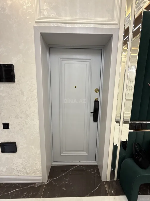 Satılır 3 otaqlı mənzil 160 m²