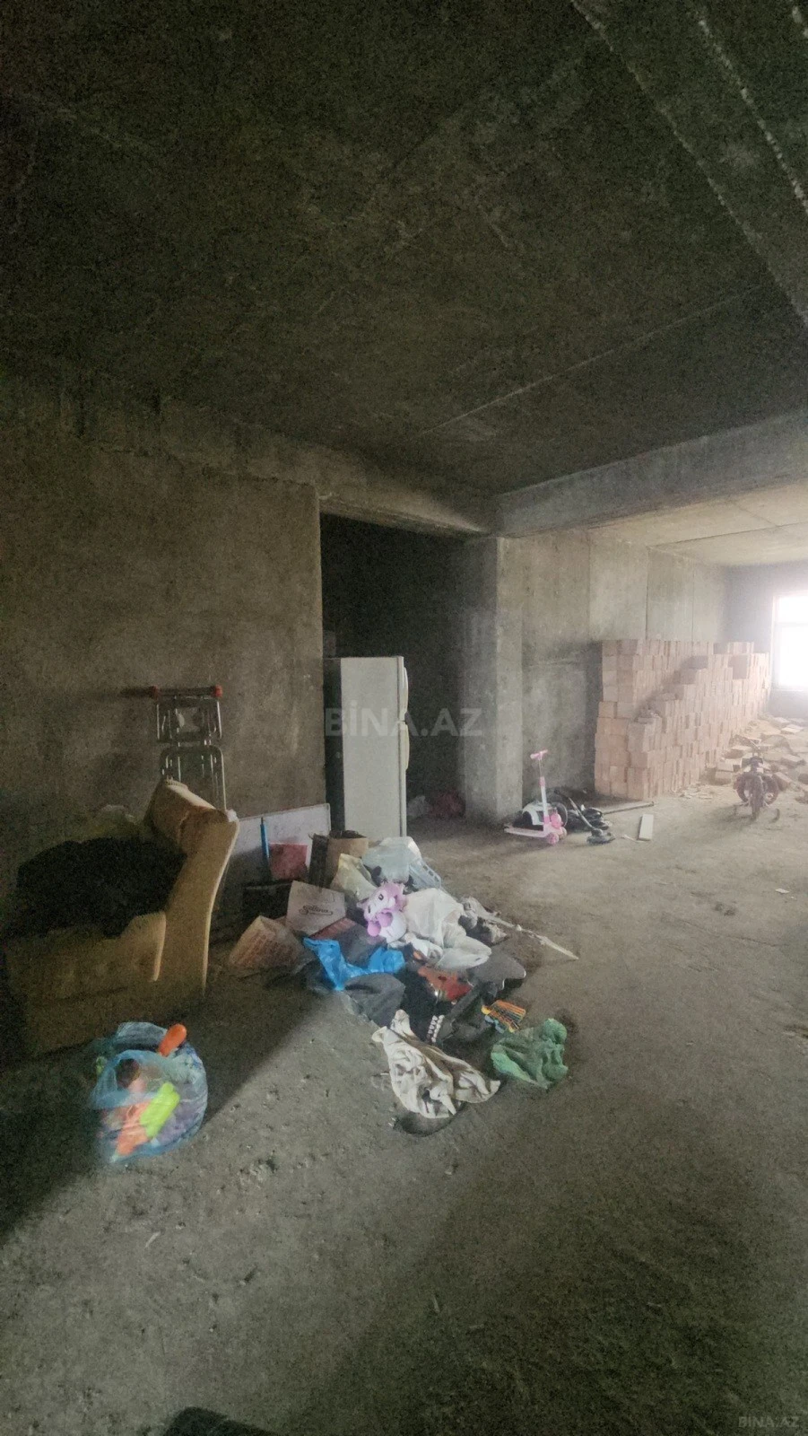 Satılır 3 otaqlı mənzil 149 m²