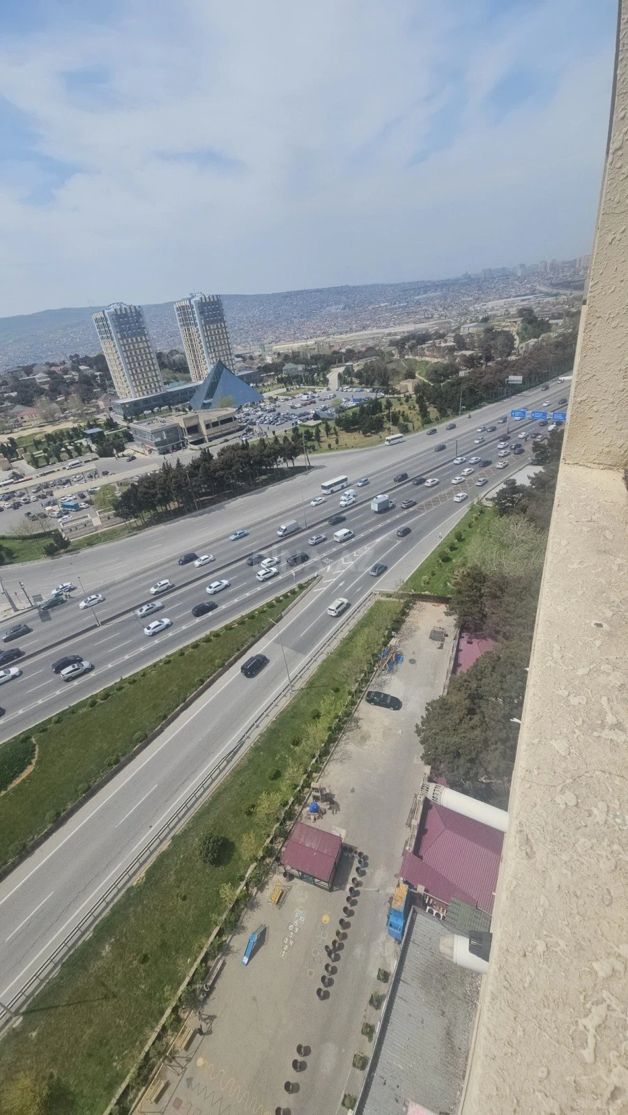 Satılır 3 otaqlı mənzil 149 m²