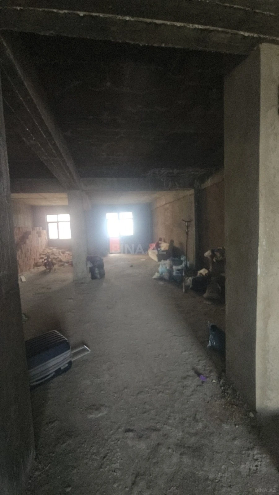 Satılır 3 otaqlı mənzil 149 m²