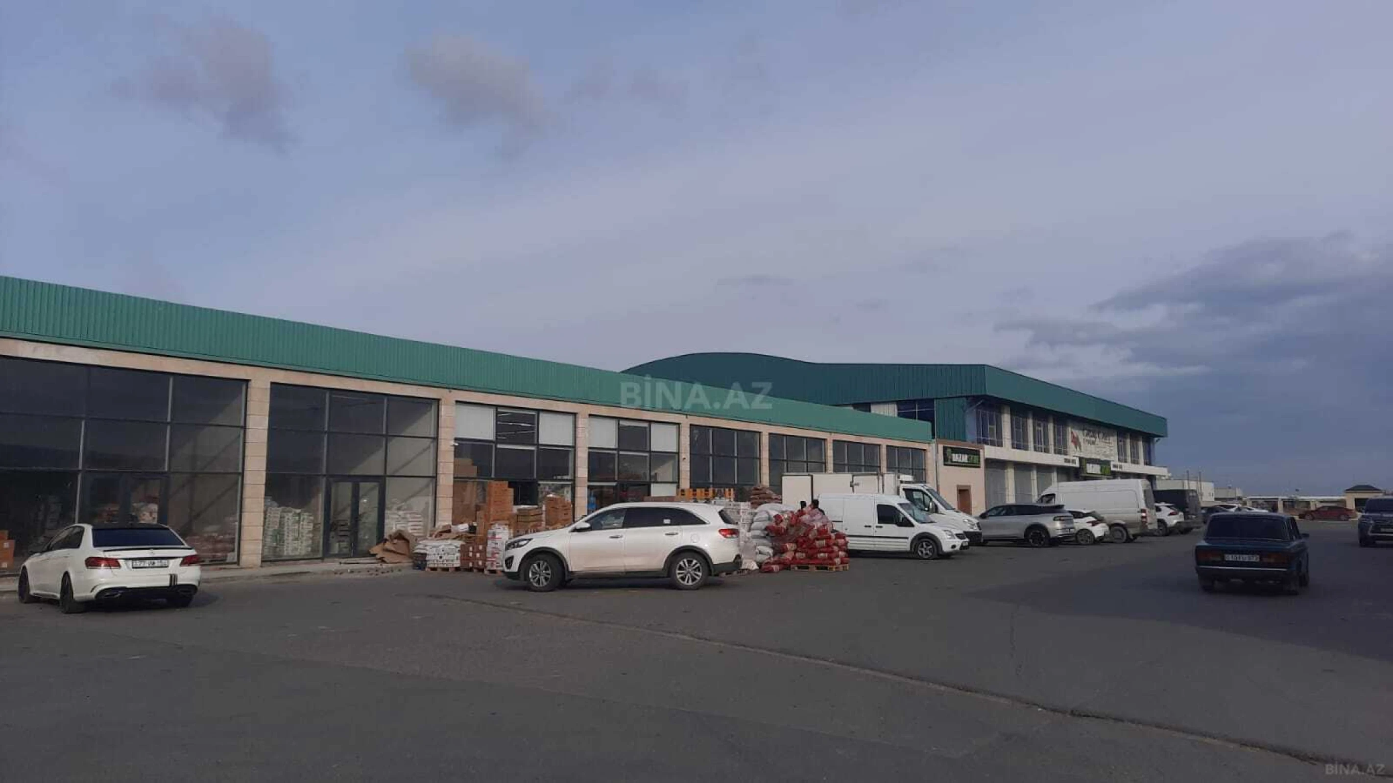 Kirayə verilir obyekt 650 m²