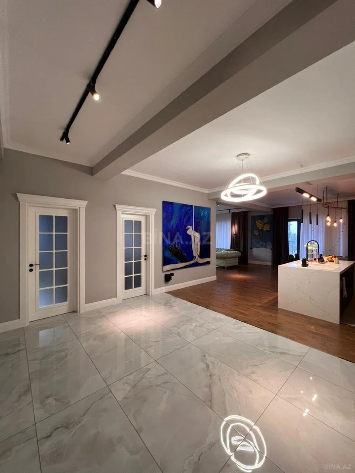 Kirayə verilir 3 otaqlı mənzil 160 m²