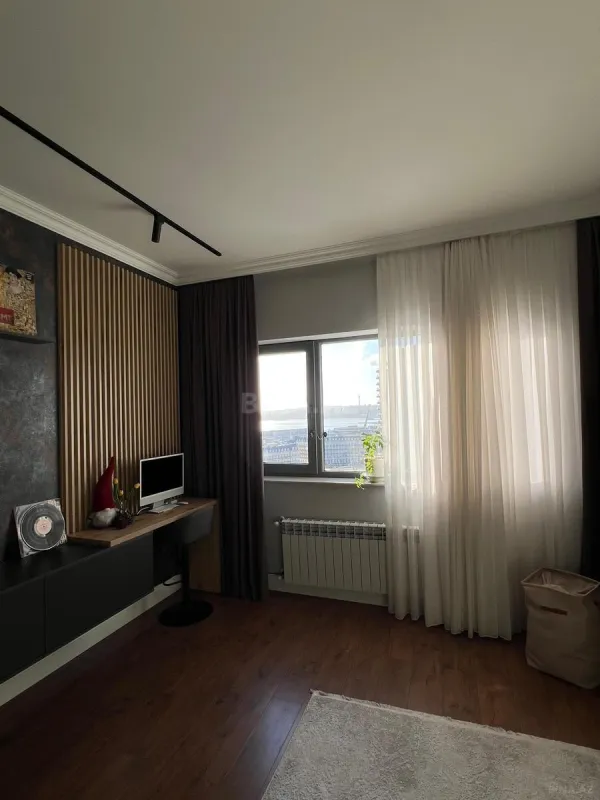 Kirayə verilir 3 otaqlı mənzil 160 m²