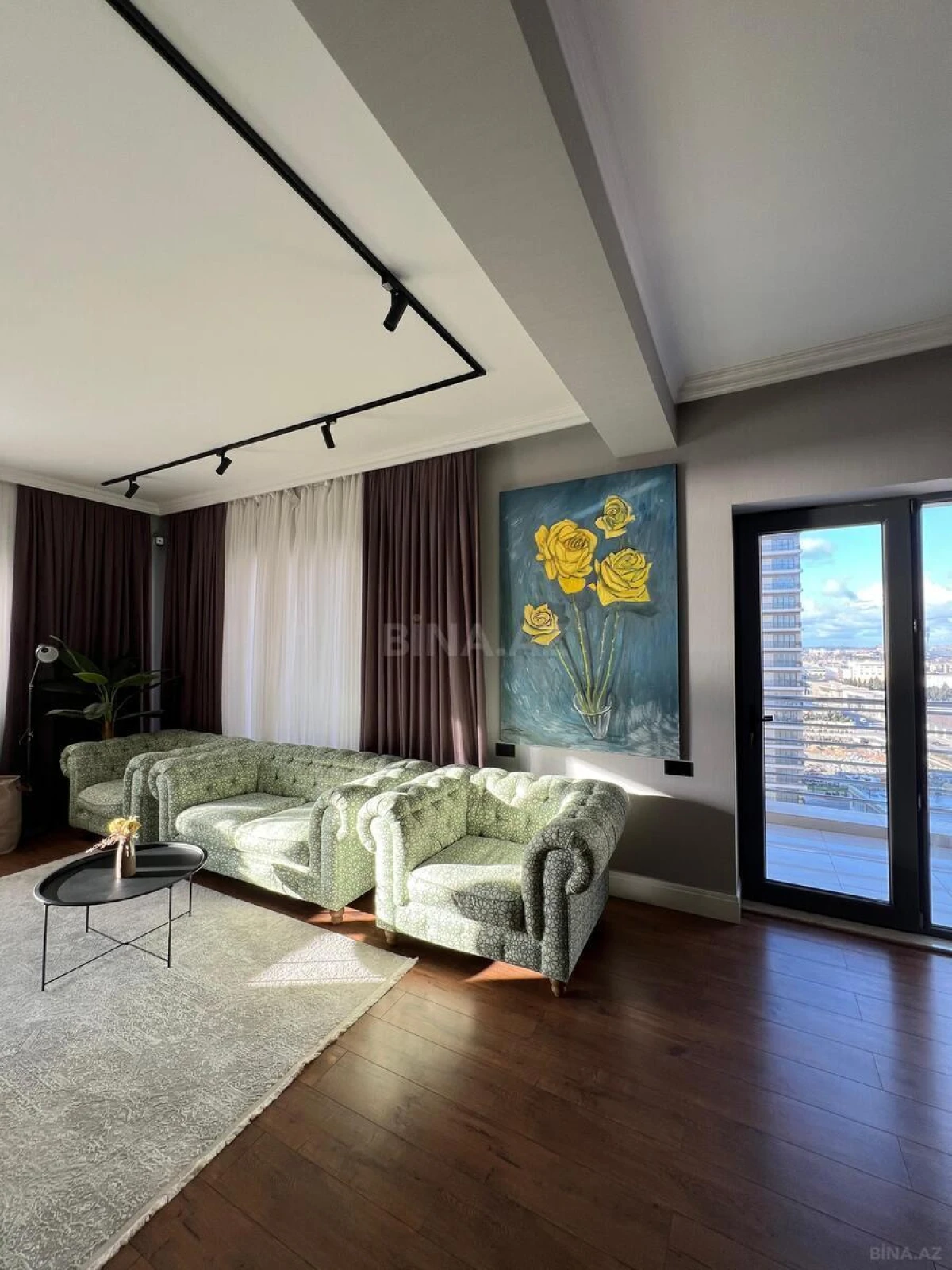 Kirayə verilir 3 otaqlı mənzil 160 m²