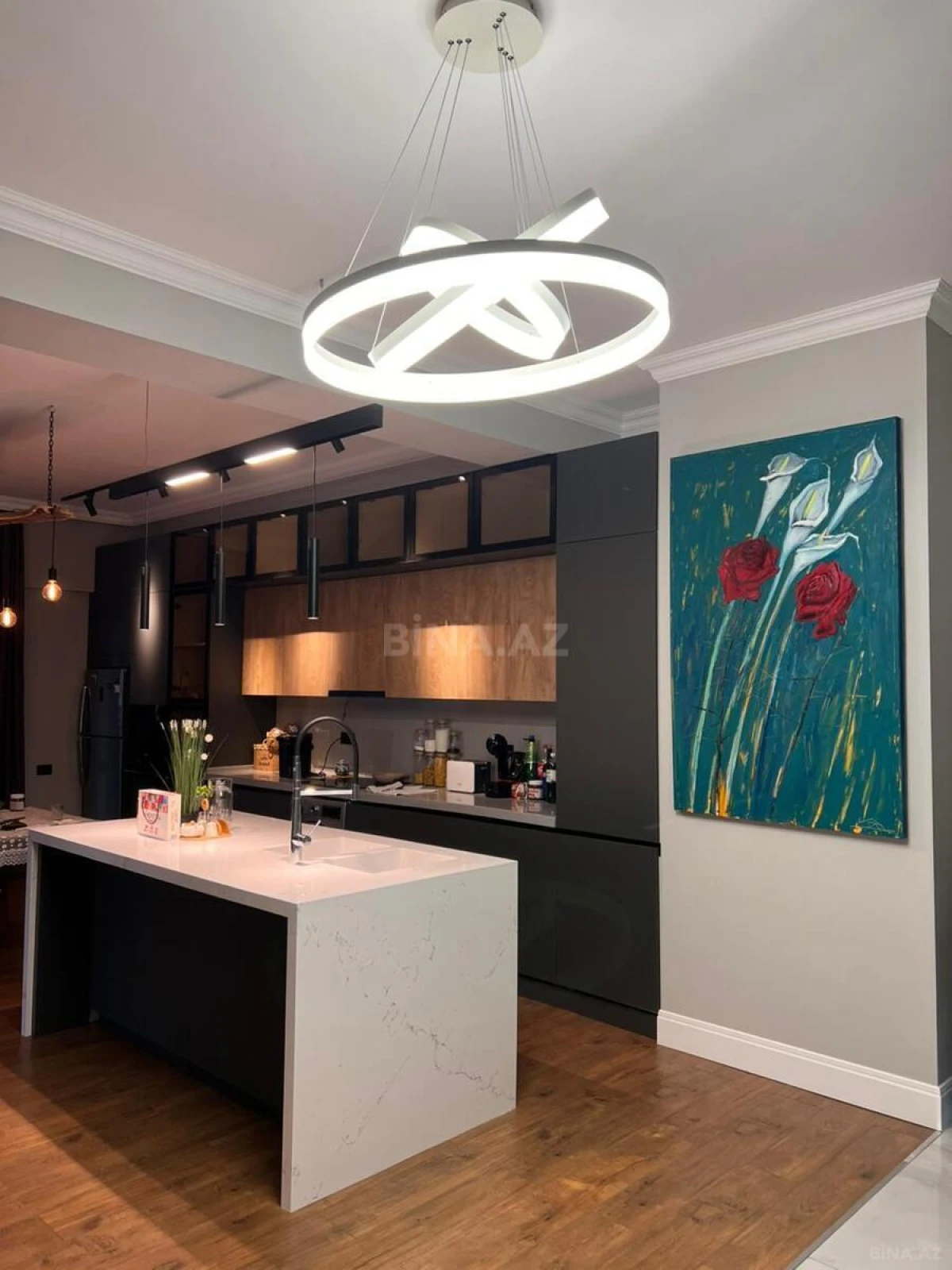 Kirayə verilir 3 otaqlı mənzil 160 m²