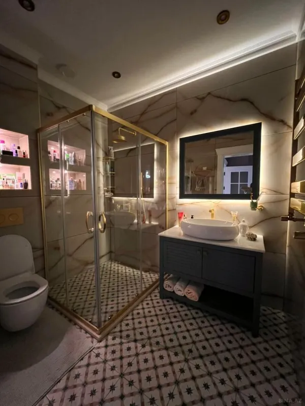 Kirayə verilir 3 otaqlı mənzil 160 m²