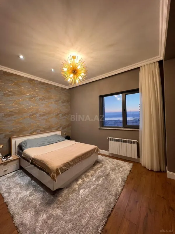 Kirayə verilir 3 otaqlı mənzil 160 m²