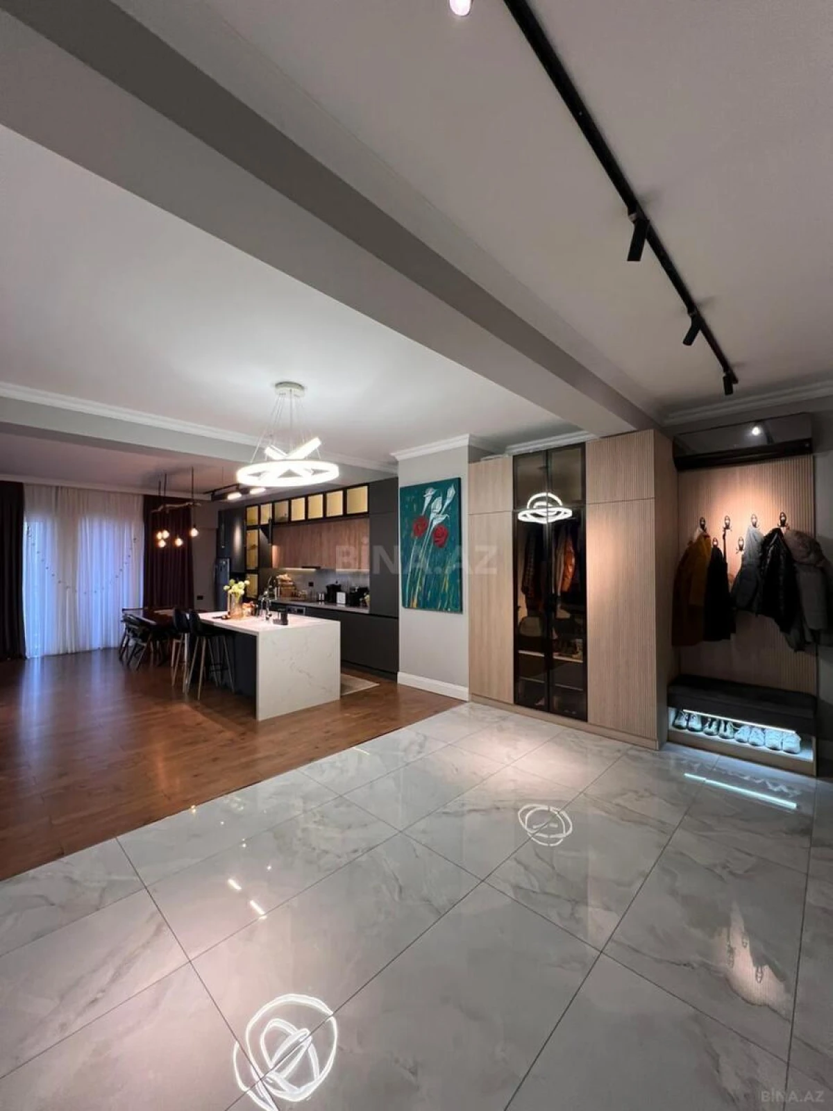 Kirayə verilir 3 otaqlı mənzil 160 m²