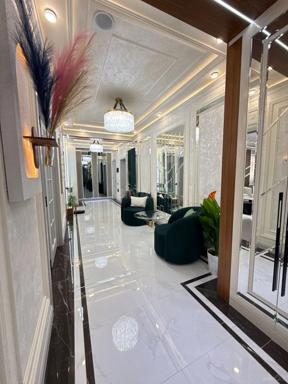 Satılır 3 otaqlı mənzil 160 m²