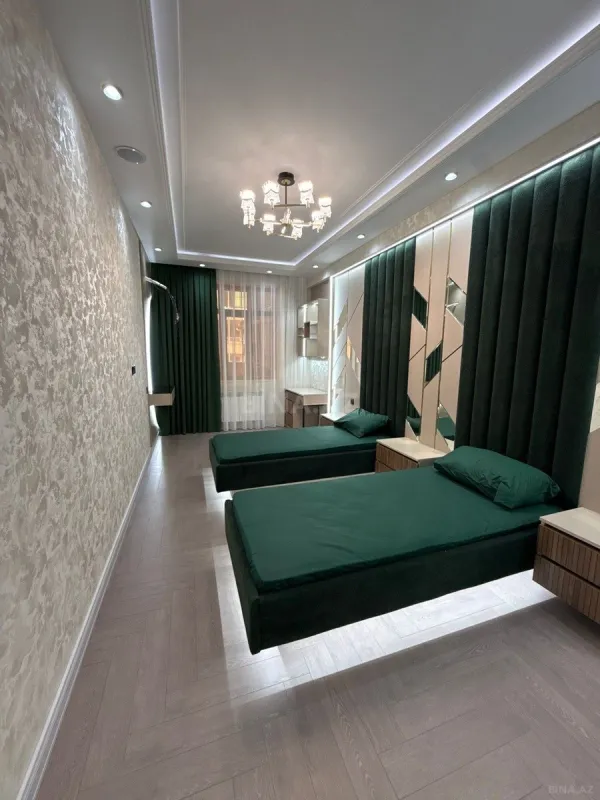 Satılır 3 otaqlı mənzil 160 m²