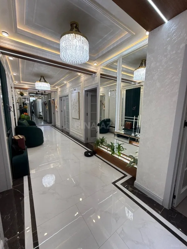 Satılır 3 otaqlı mənzil 160 m²