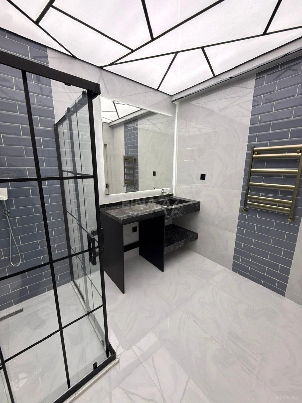 Satılır 3 otaqlı mənzil 160 m²