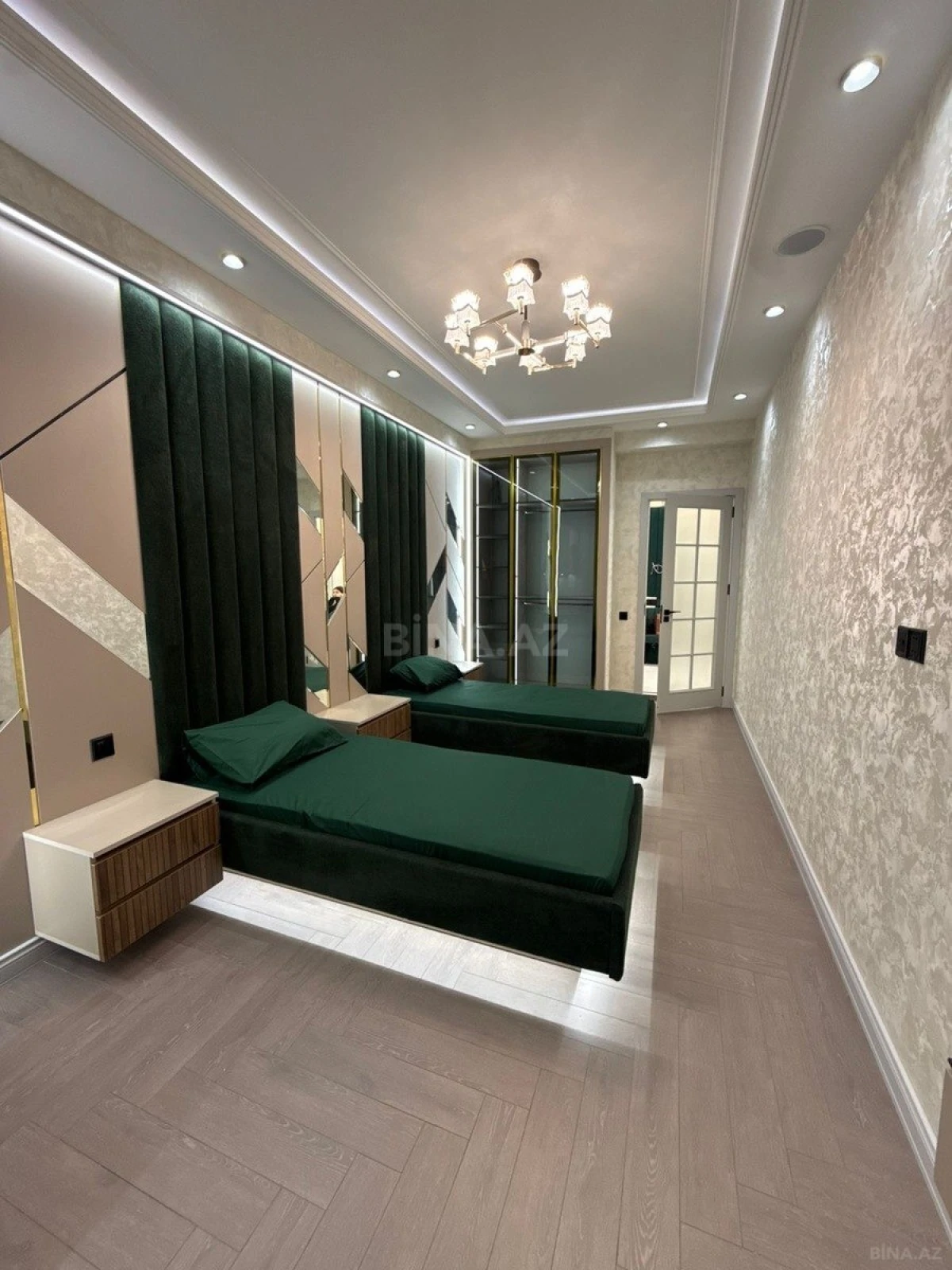 Satılır 3 otaqlı mənzil 160 m²