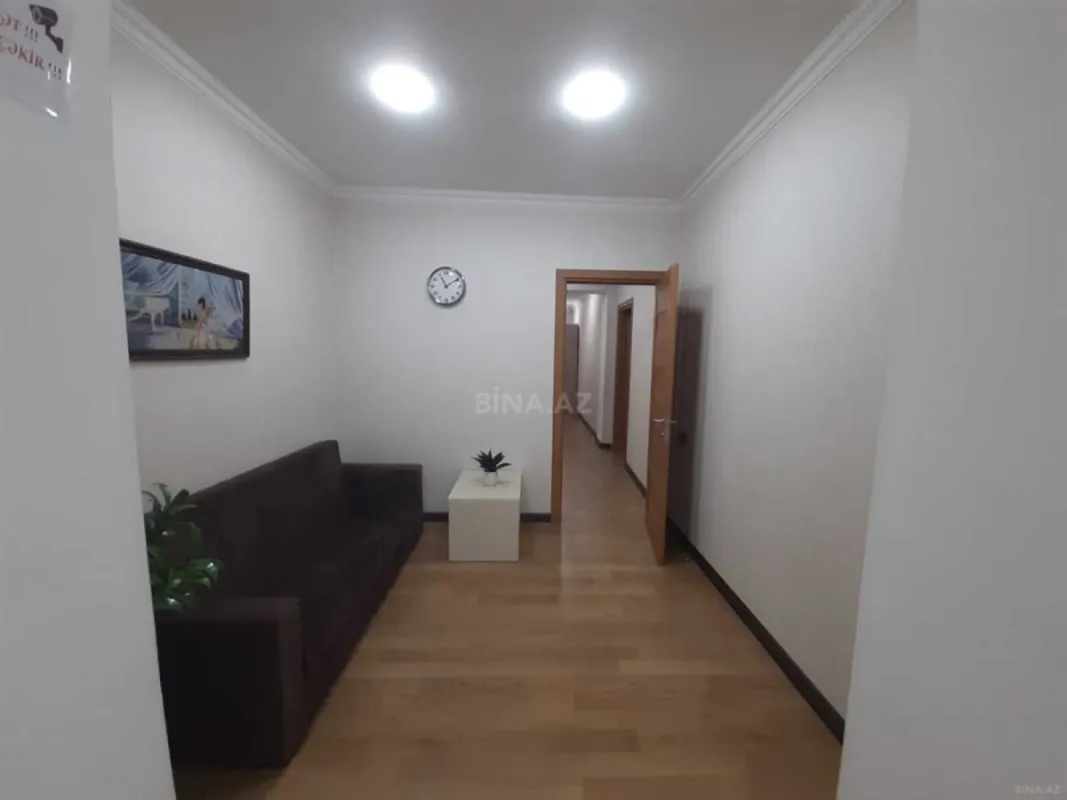 Satılır obyekt 250 m²