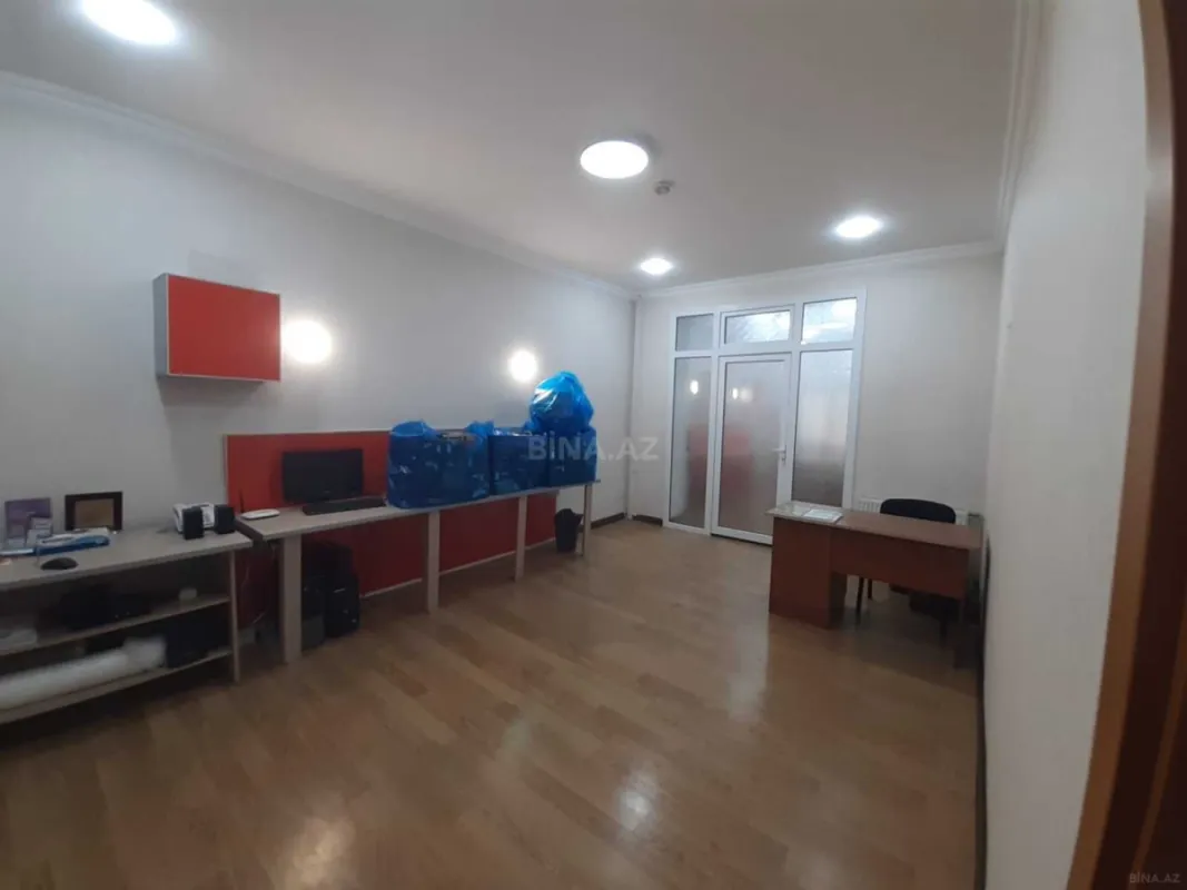 Satılır obyekt 250 m²