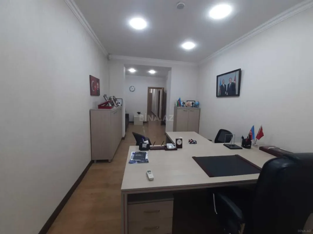Satılır obyekt 250 m²