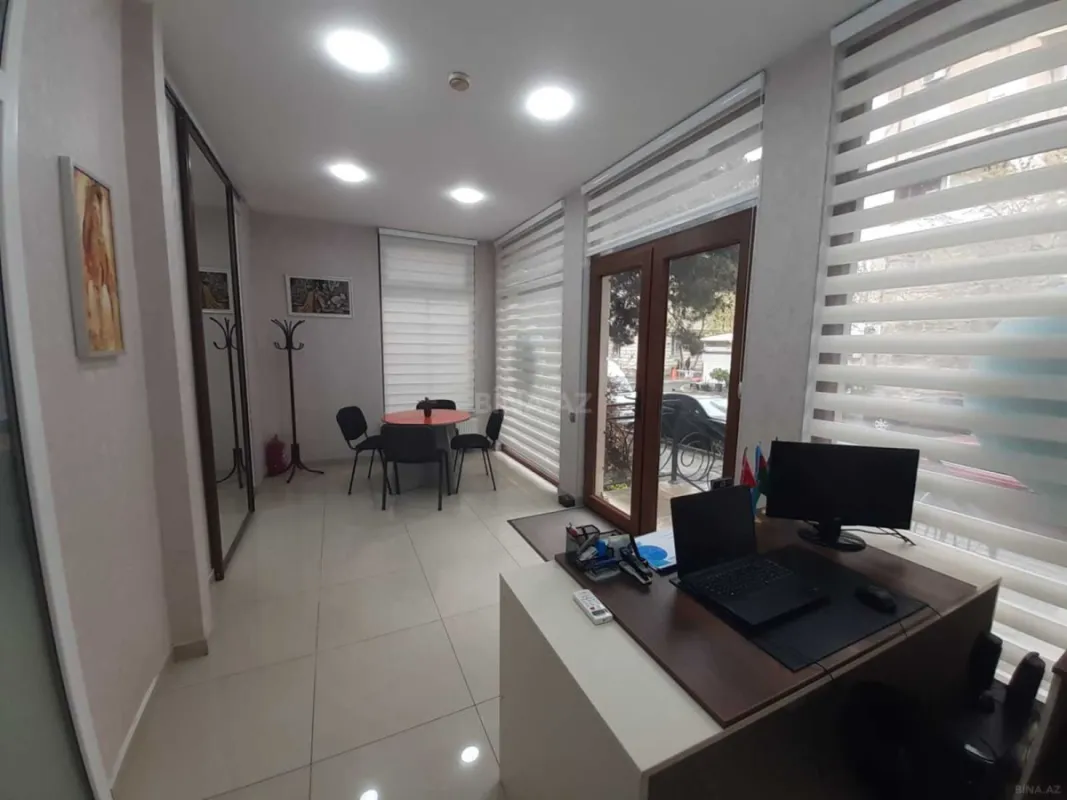 Satılır obyekt 250 m²