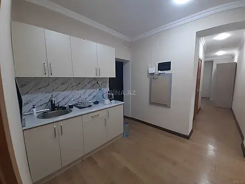 Satılır obyekt 250 m²