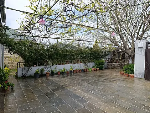 Satılır 4 otaqlı həyət evi 140 m²