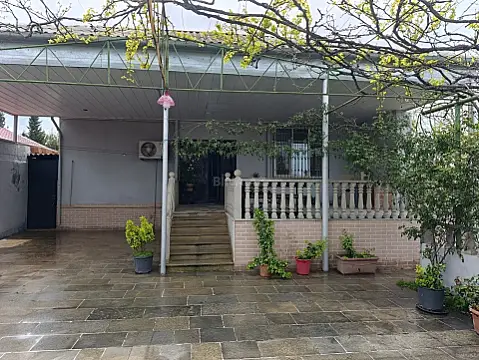 Satılır 4 otaqlı həyət evi 140 m²