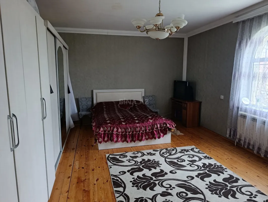 Satılır 4 otaqlı həyət evi 140 m²