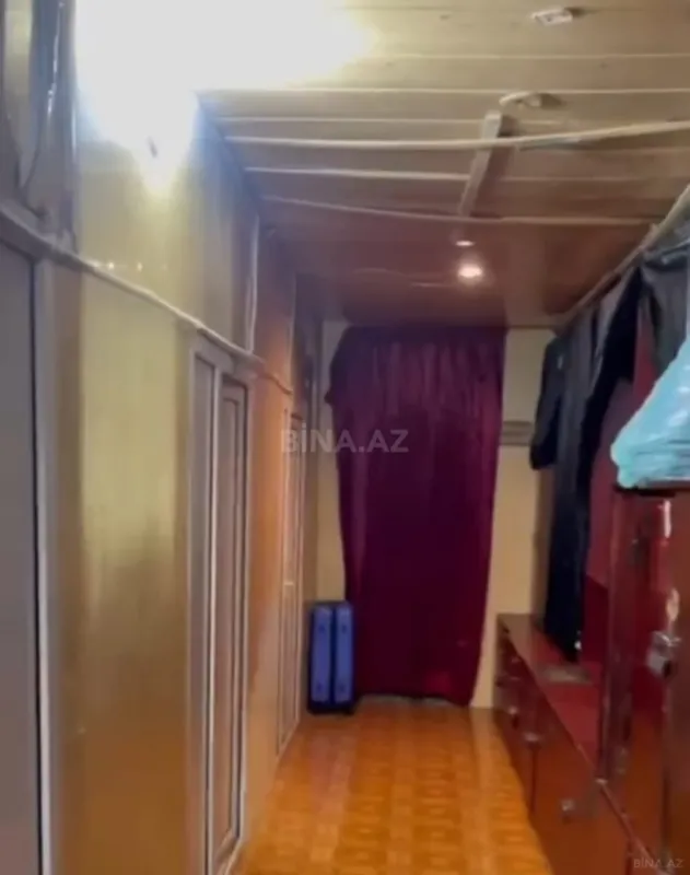 Satılır obyekt 243 m²